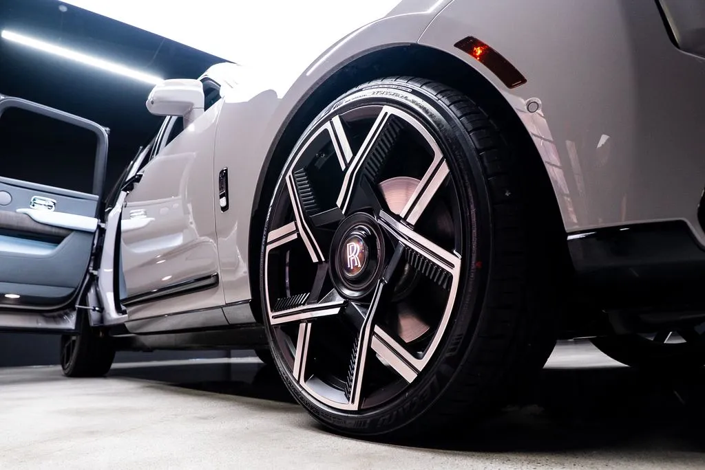 Rolls-Royce Cullinan photo 16
