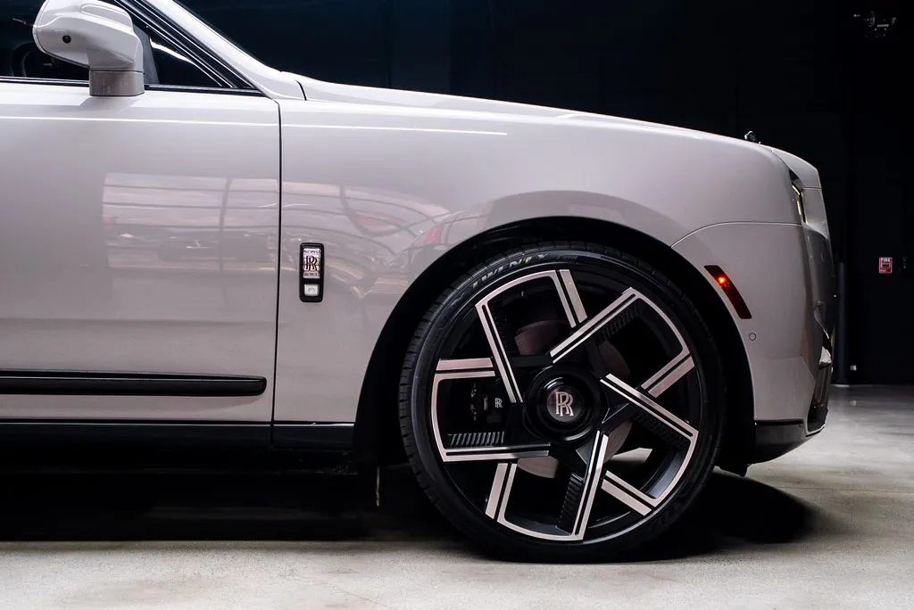 Rolls-Royce Cullinan photo 15