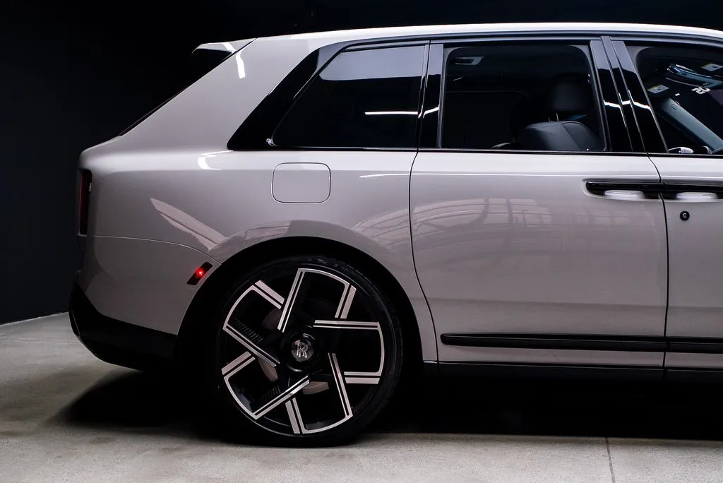 Rolls-Royce Cullinan photo 21