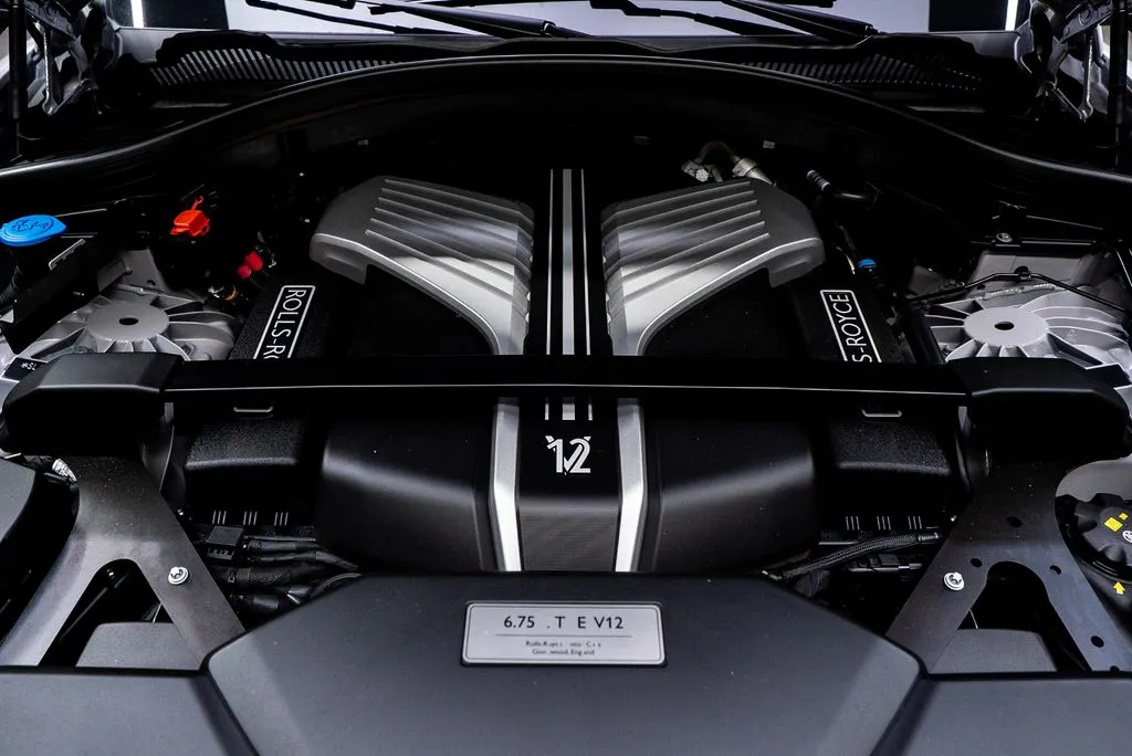 Rolls-Royce Cullinan photo 11