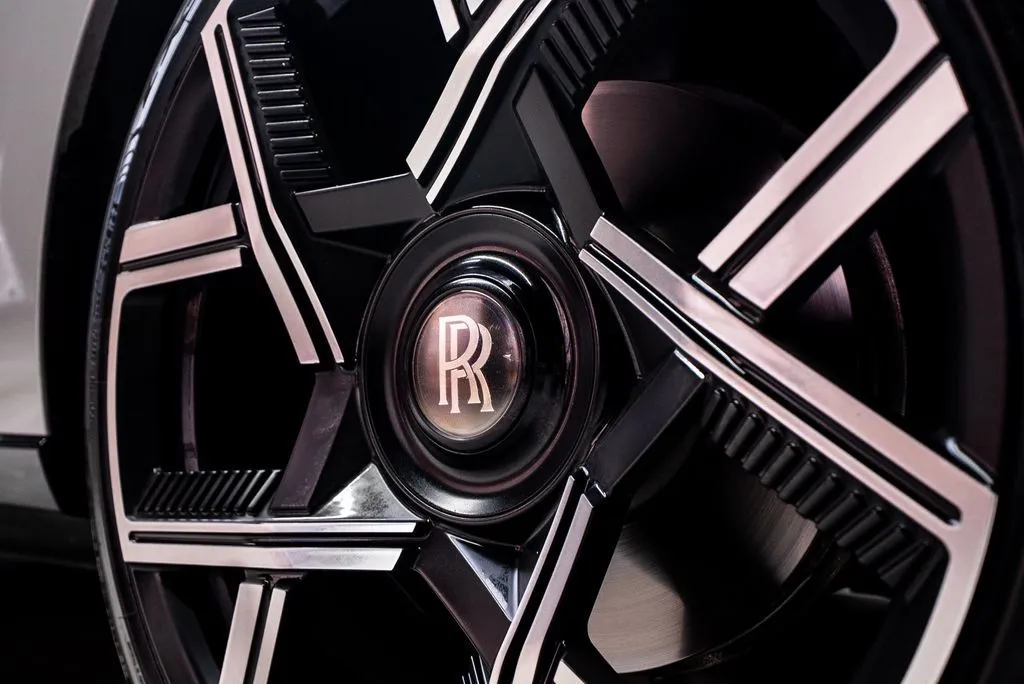 Rolls-Royce Cullinan photo 17