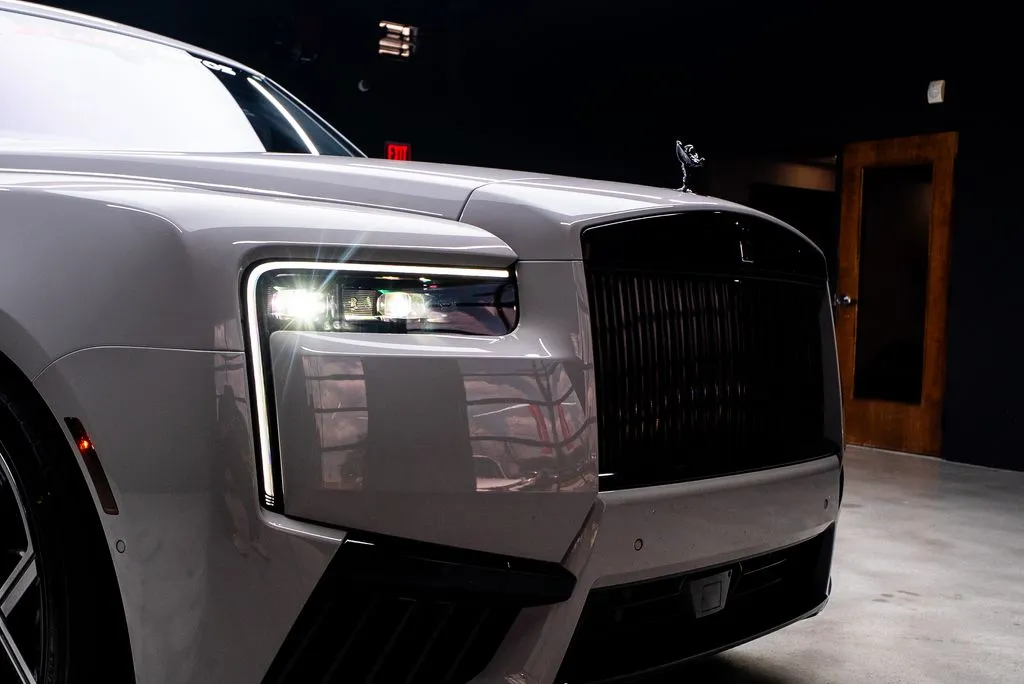 Rolls-Royce Cullinan photo 8