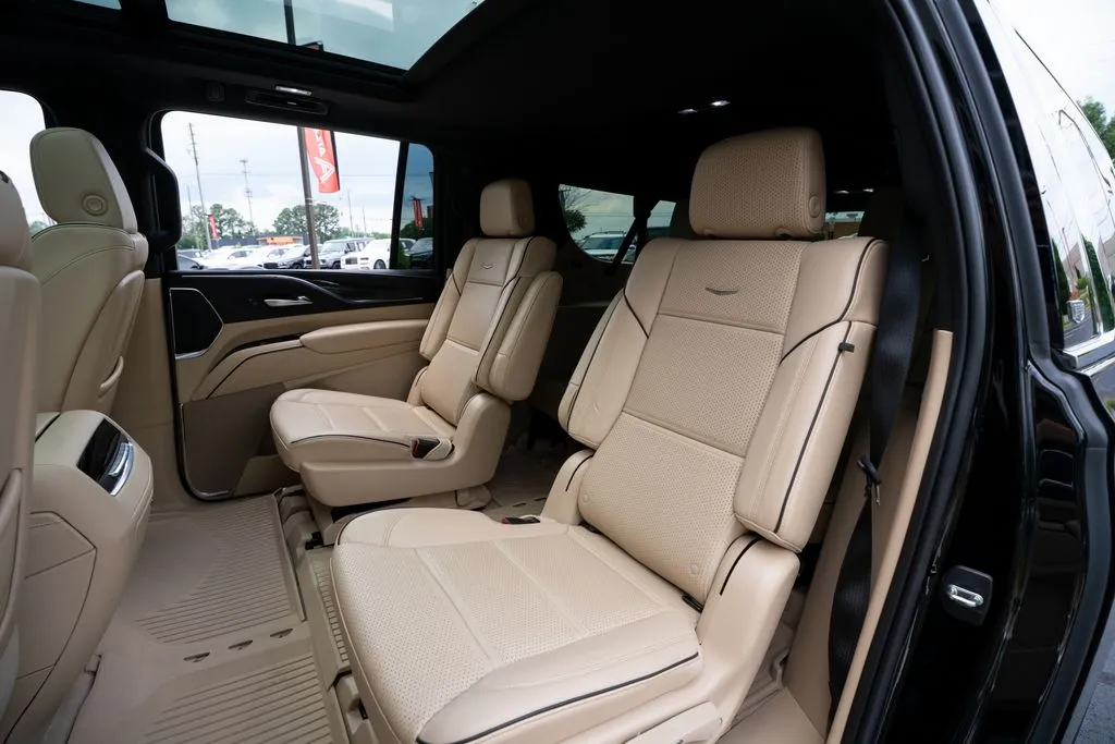 Cadillac Escalade ESV photo 45