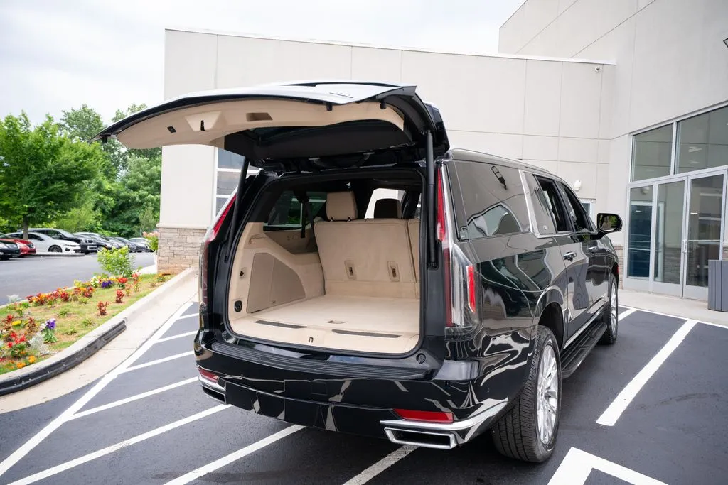 Cadillac Escalade ESV photo 50