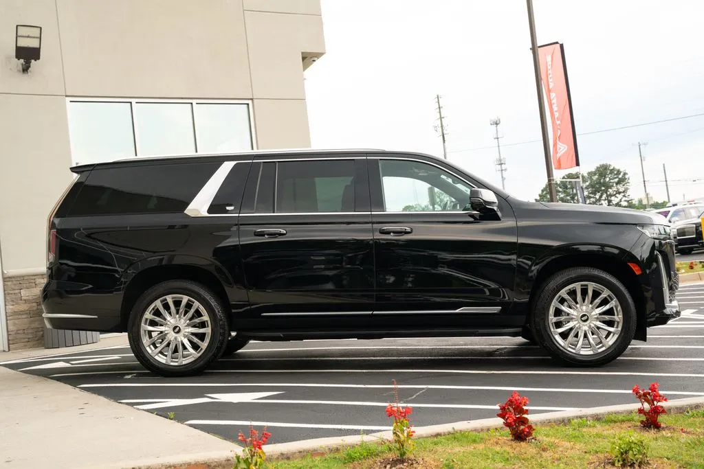 Cadillac Escalade ESV photo 10