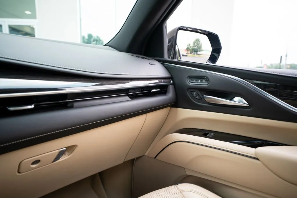 Cadillac Escalade ESV photo 42