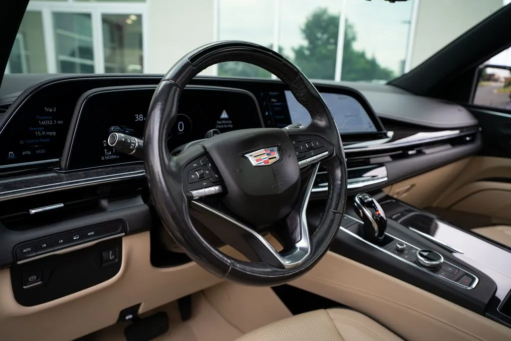 Cadillac Escalade ESV photo 29