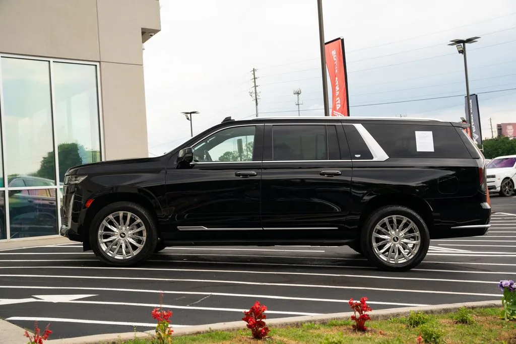 Cadillac Escalade ESV photo 21