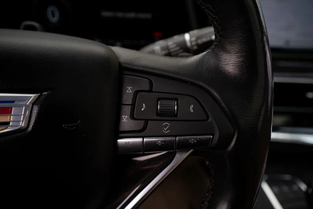 Cadillac Escalade ESV photo 35