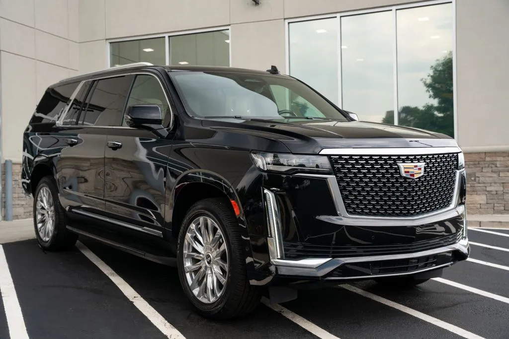 Cadillac Escalade ESV photo 7
