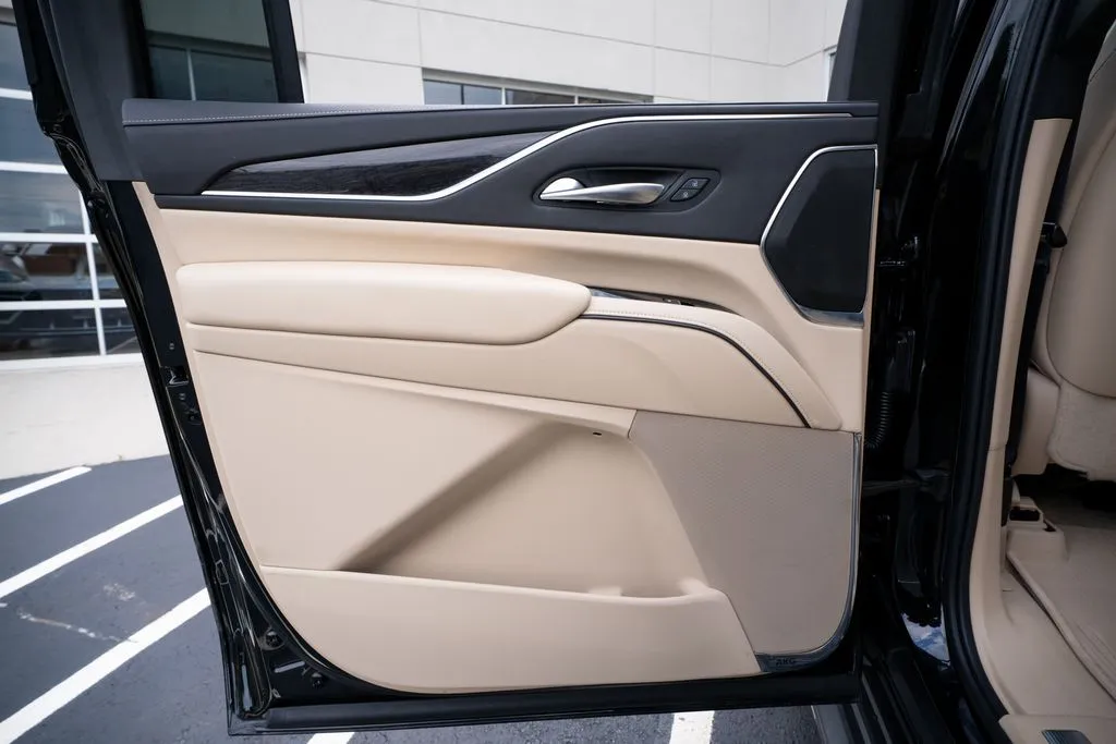 Cadillac Escalade ESV photo 43