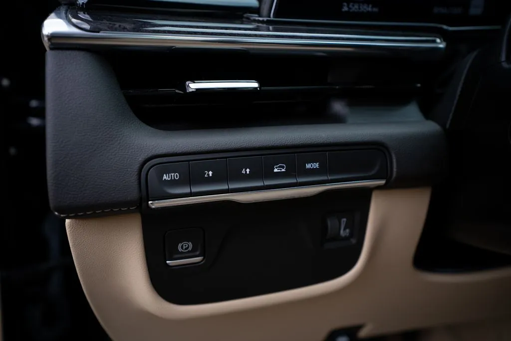 Cadillac Escalade ESV photo 30