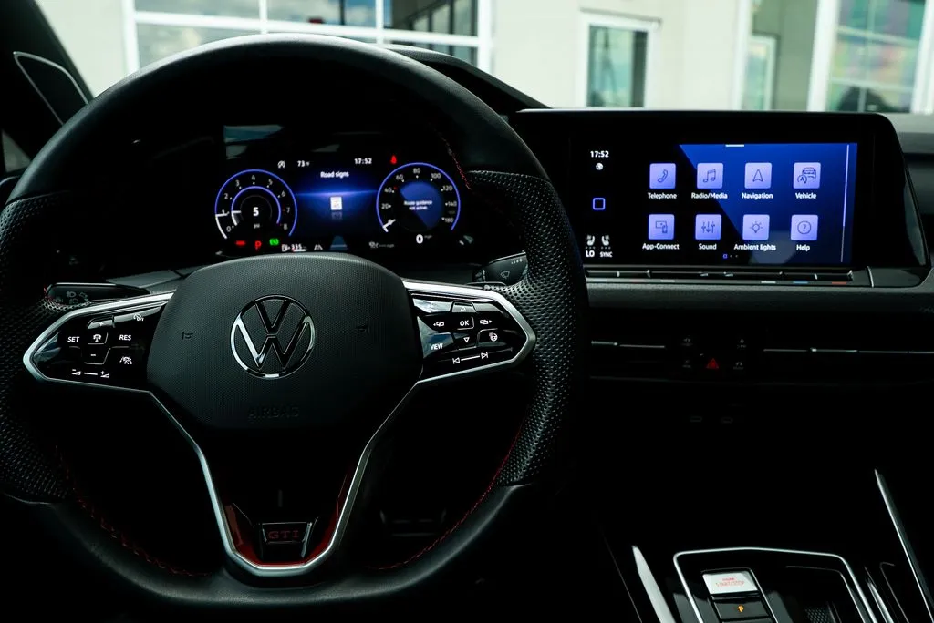 Volkswagen Golf GTI photo 29
