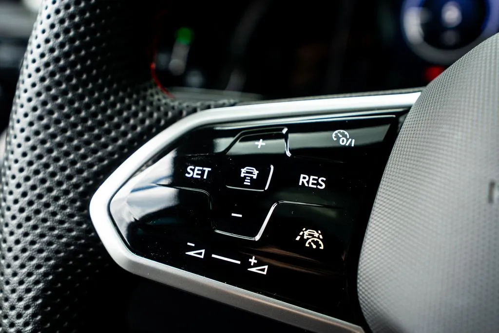 Volkswagen Golf GTI photo 25