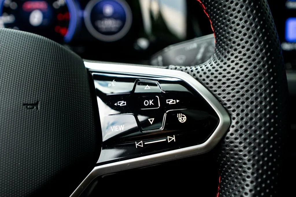 Volkswagen Golf GTI photo 24