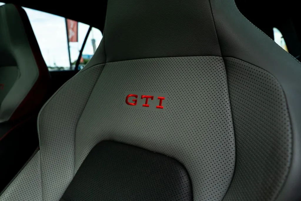 Volkswagen Golf GTI photo 20