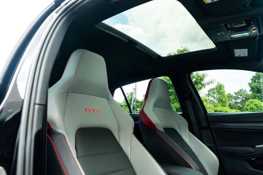 Volkswagen Golf GTI photo 33