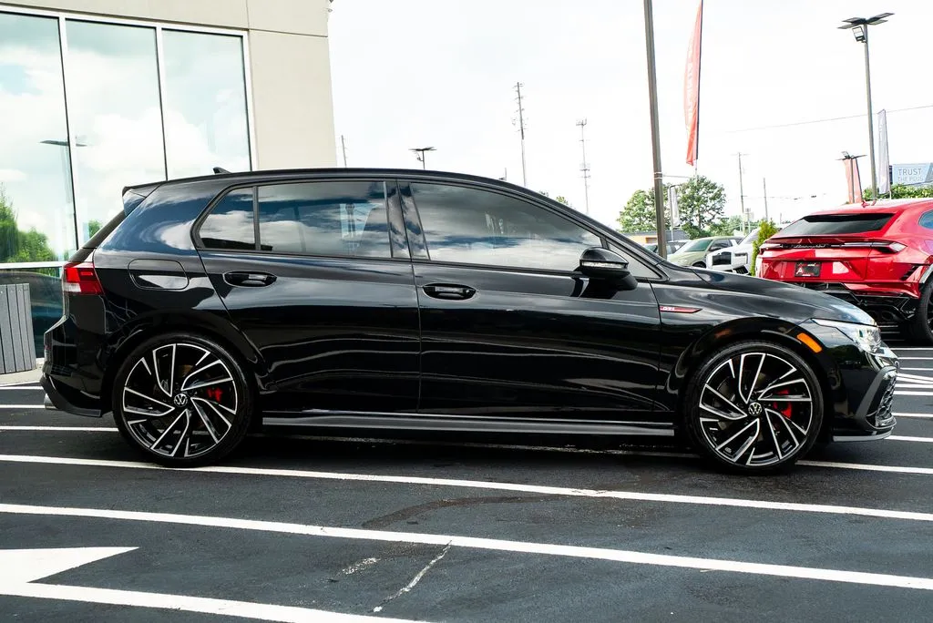 Volkswagen Golf GTI photo 8