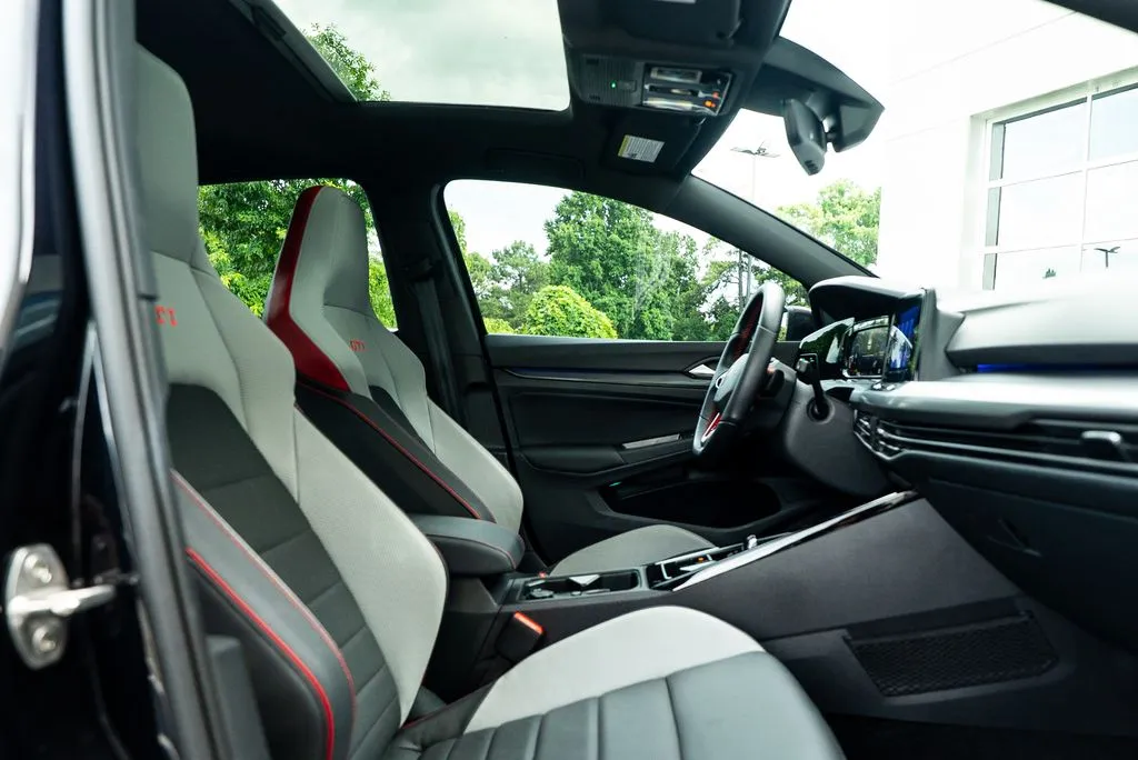 Volkswagen Golf GTI photo 32