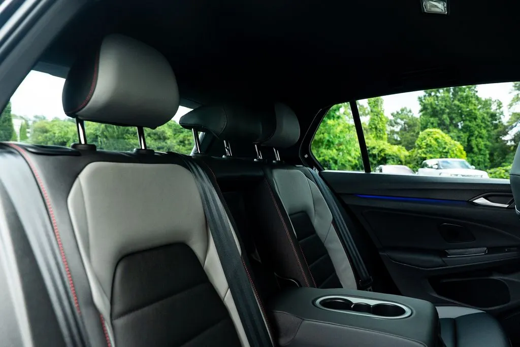 Volkswagen Golf GTI photo 36