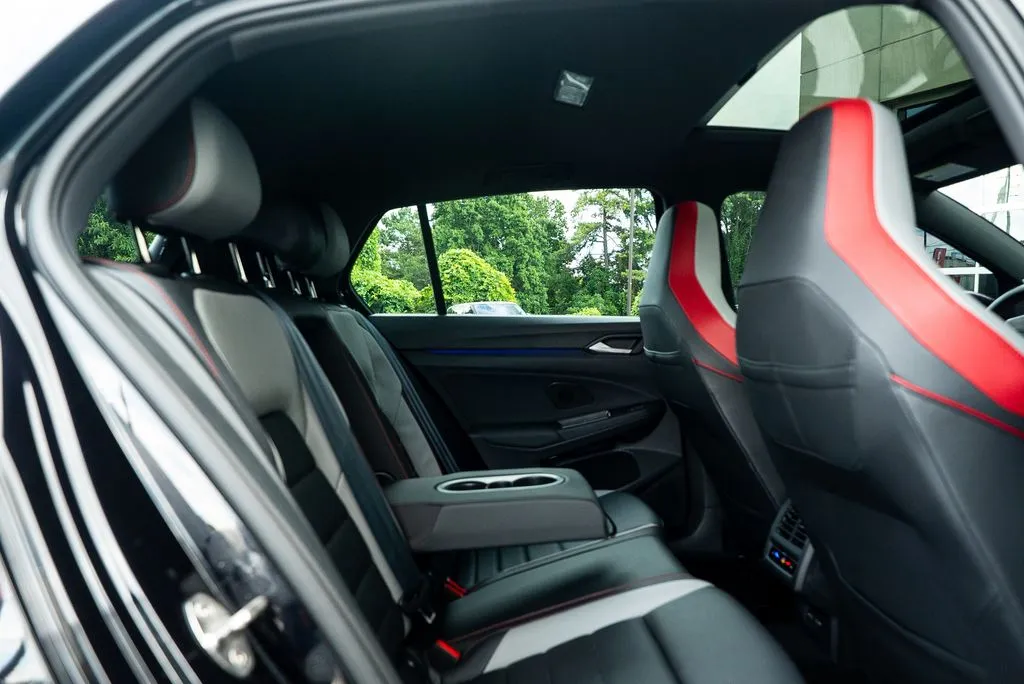 Volkswagen Golf GTI photo 35