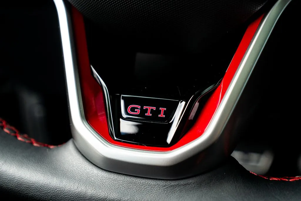 Volkswagen Golf GTI photo 23
