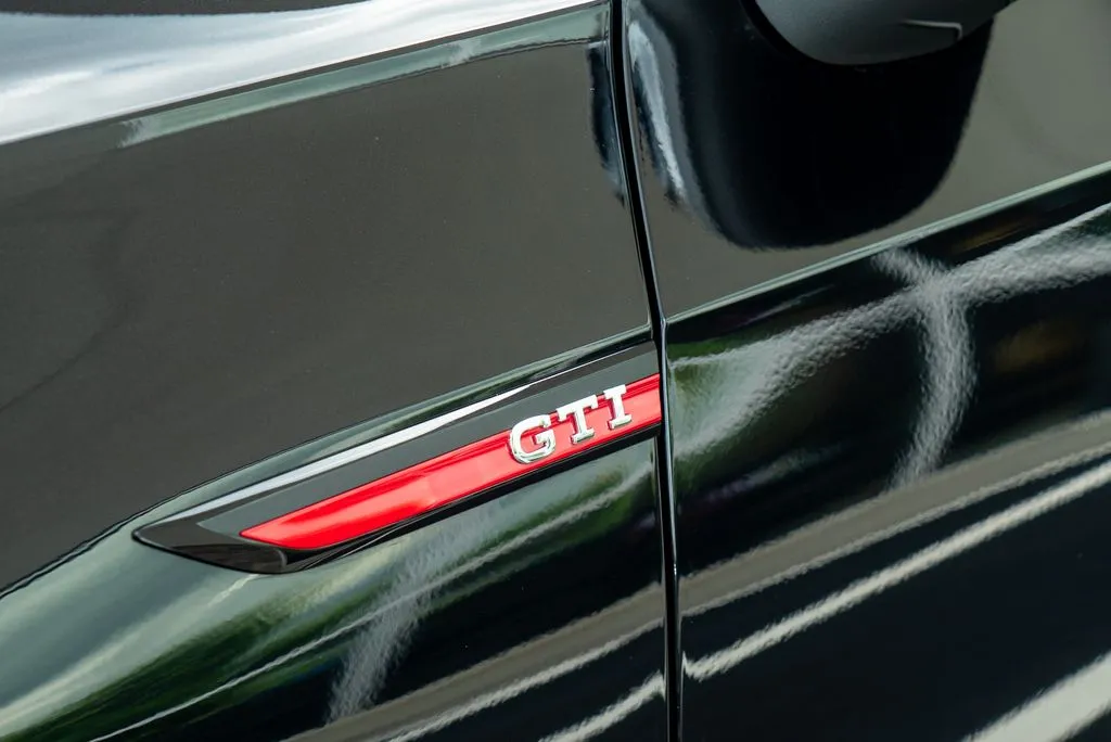 Volkswagen Golf GTI photo 4