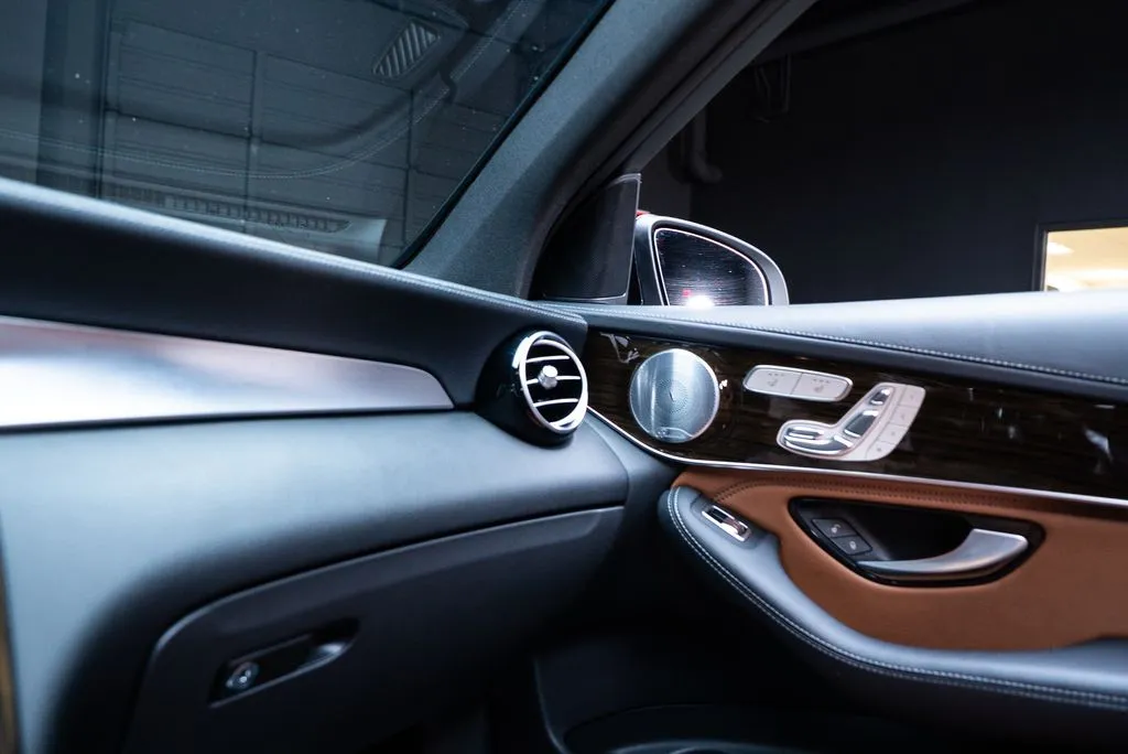 Mercedes-Benz GLC photo 31