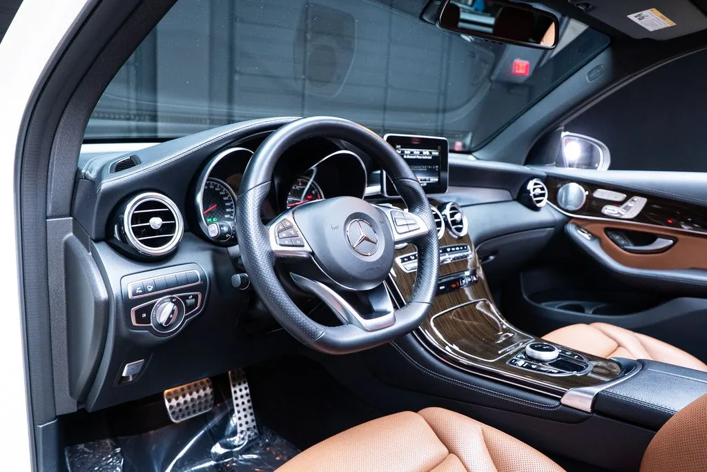 Mercedes-Benz GLC photo 22