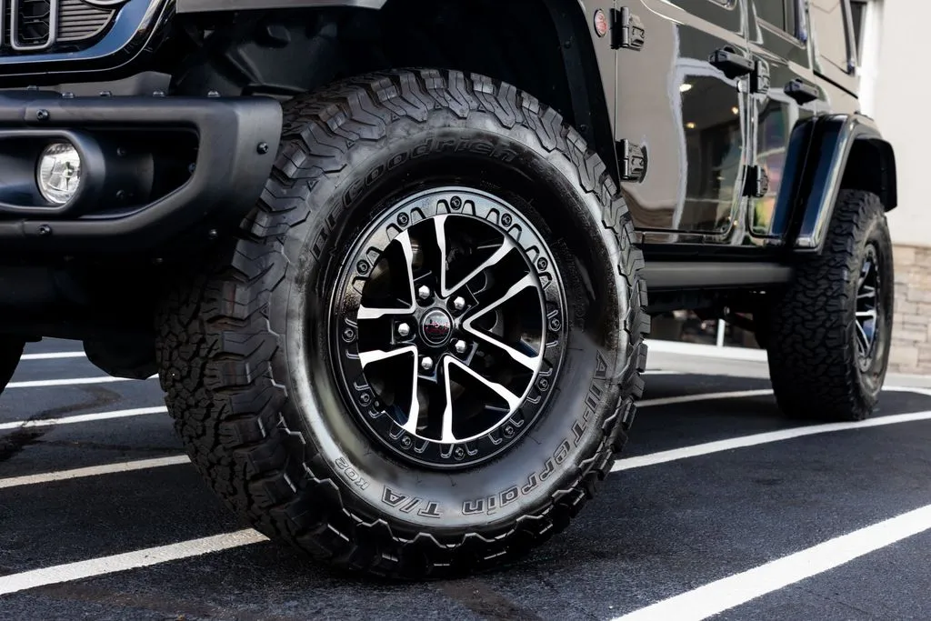Jeep Wrangler photo 2