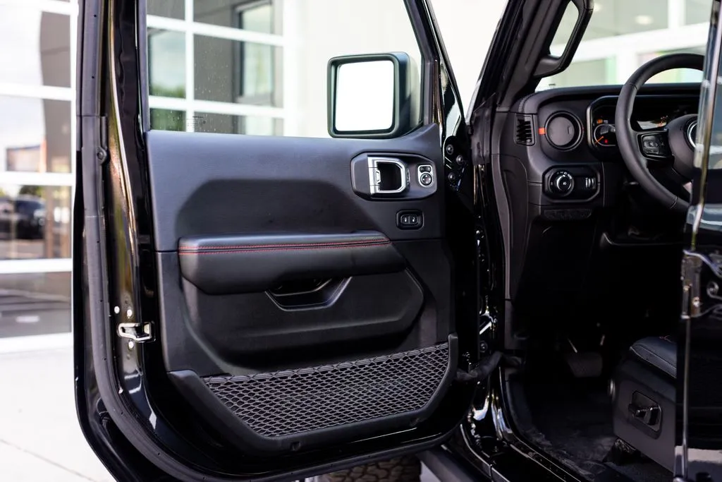 Jeep Wrangler photo 16