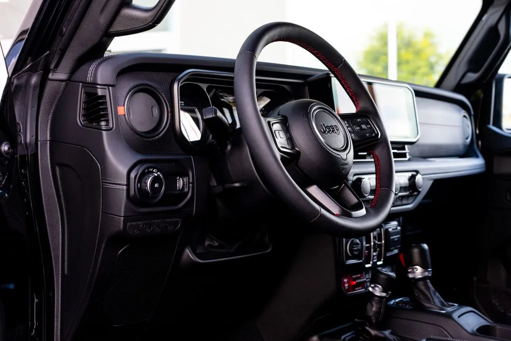 Jeep Wrangler photo 18