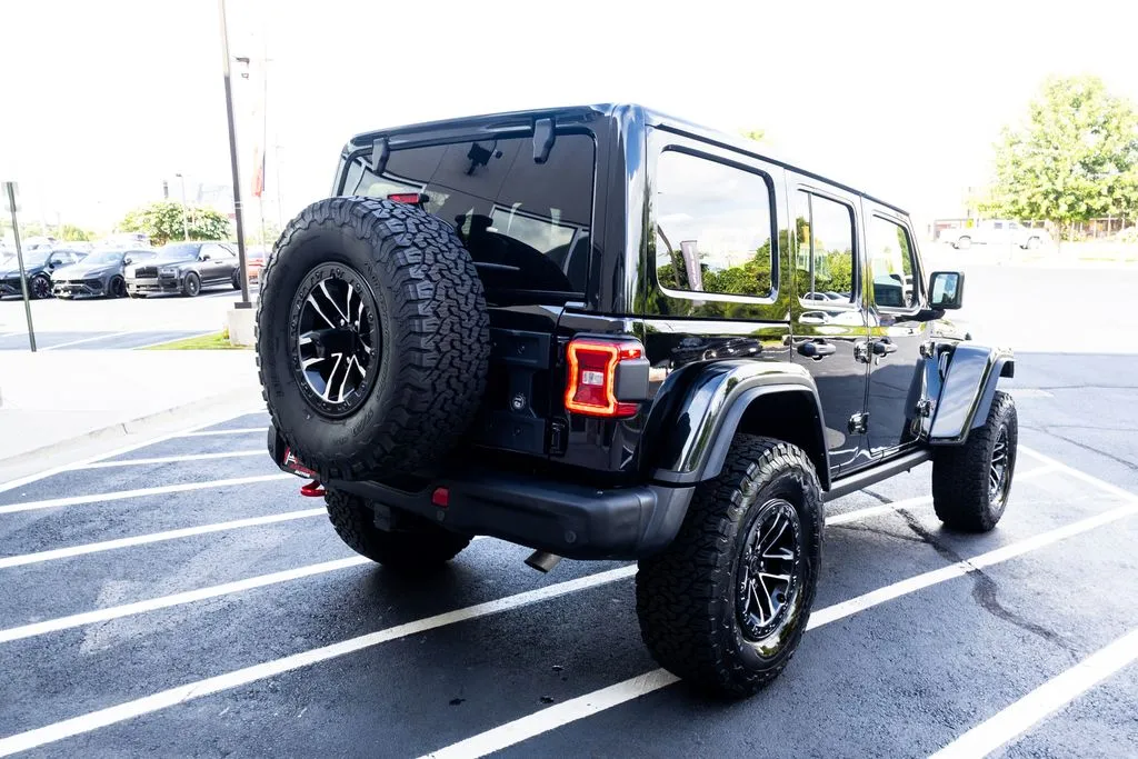 Jeep Wrangler photo 11