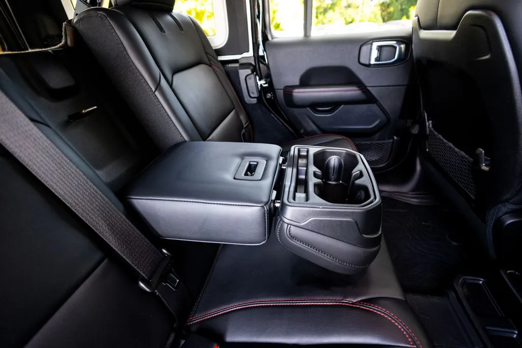 Jeep Wrangler photo 46