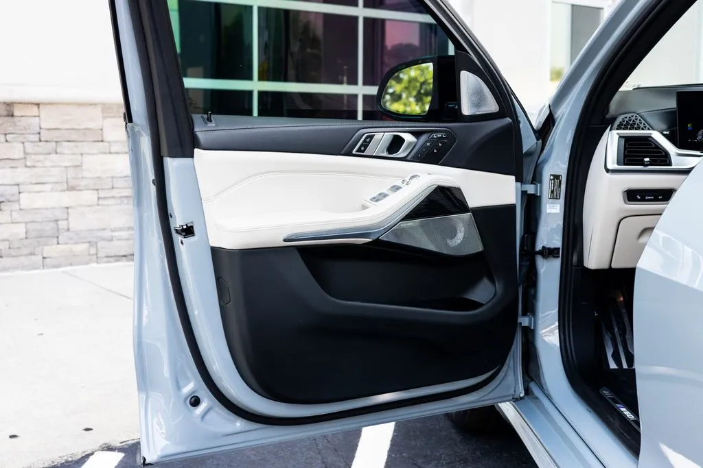BMW X7 photo 15