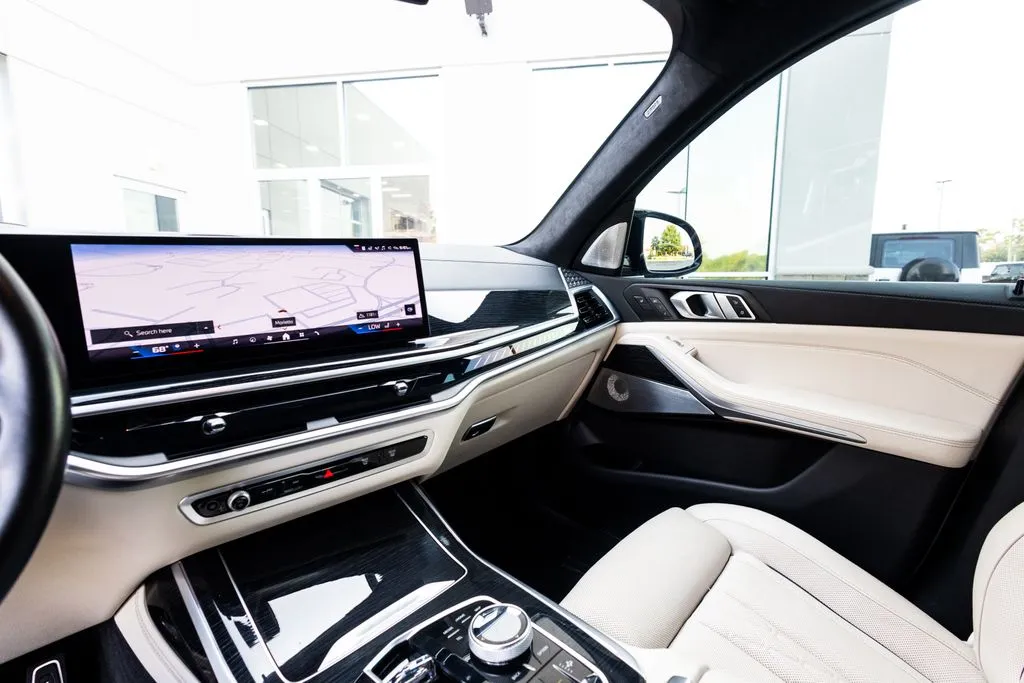 BMW X7 photo 36