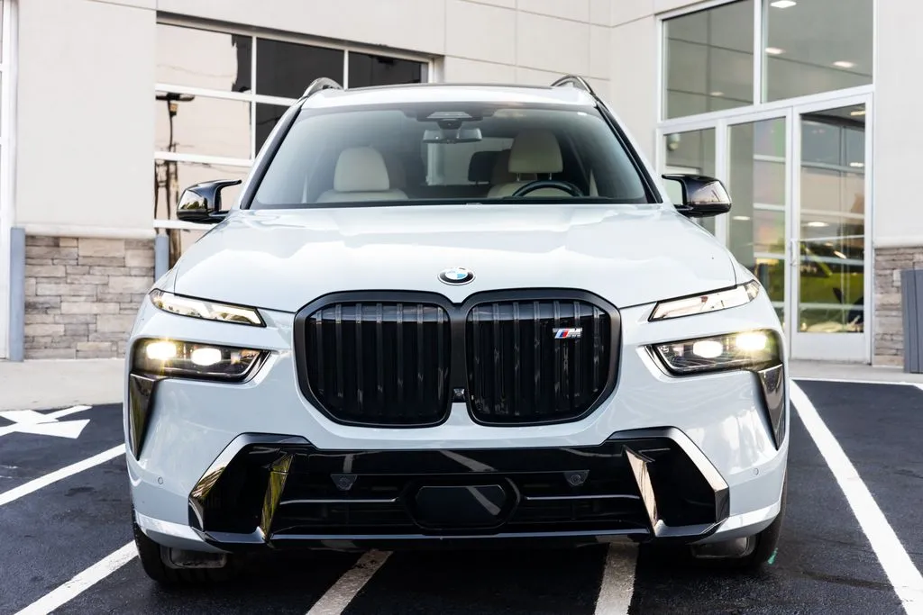 BMW X7 photo 6