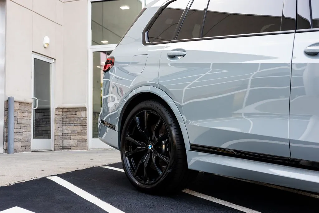 BMW X7 photo 12