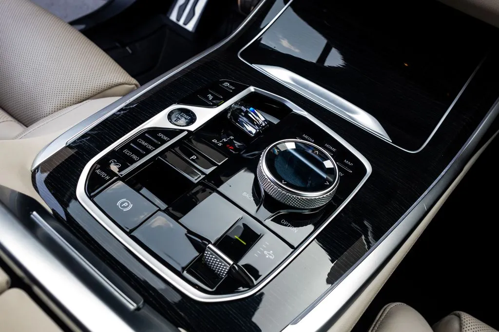 BMW X7 photo 35