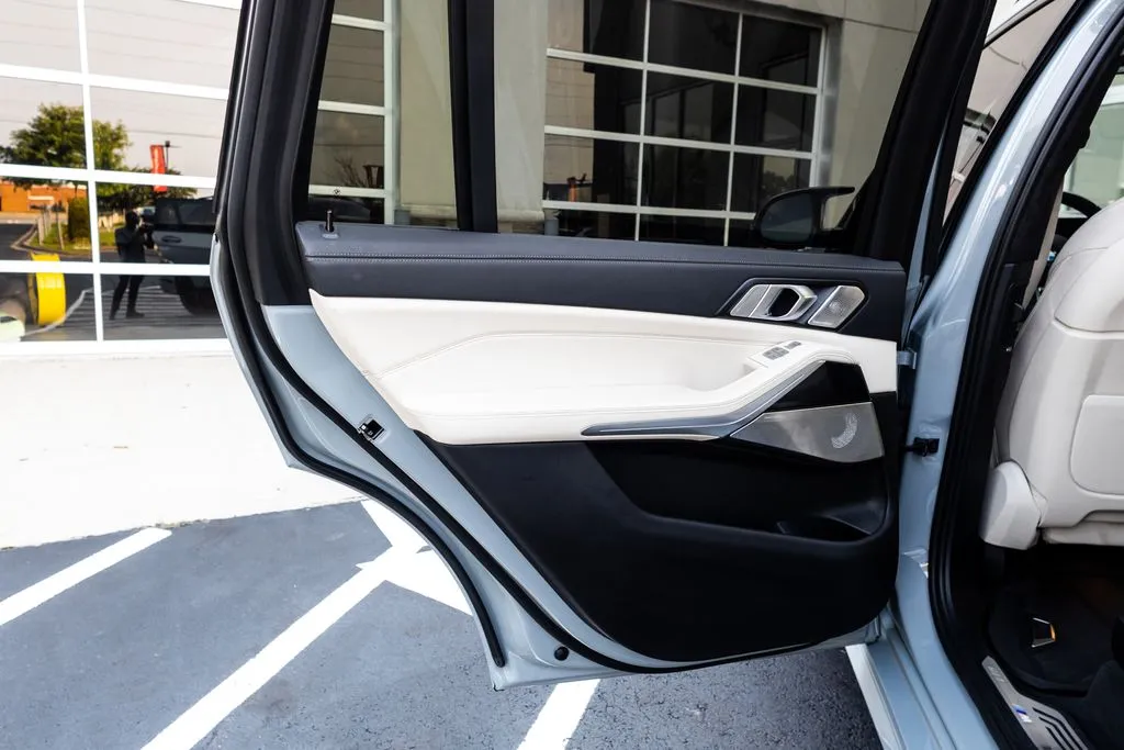 BMW X7 photo 49