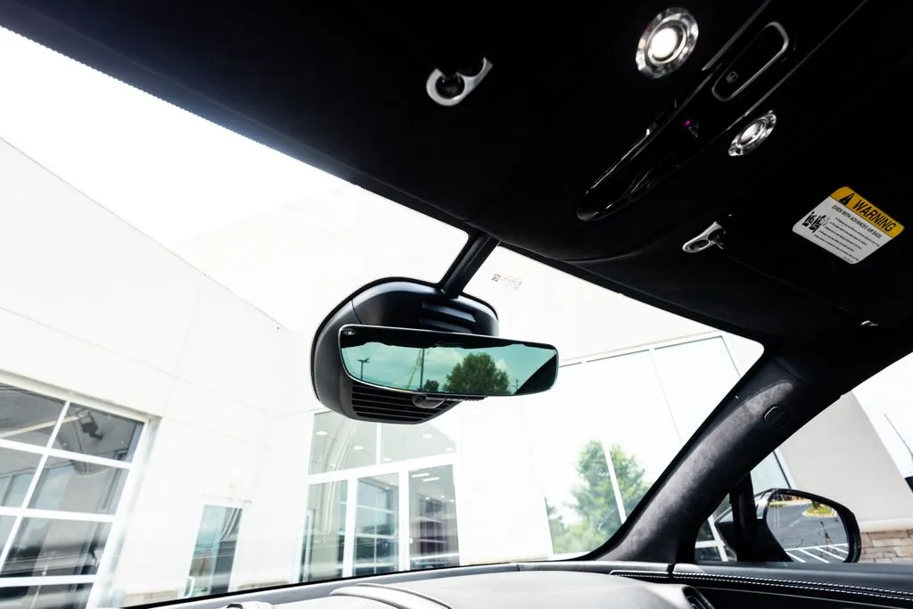 Aston Martin DBX photo 33