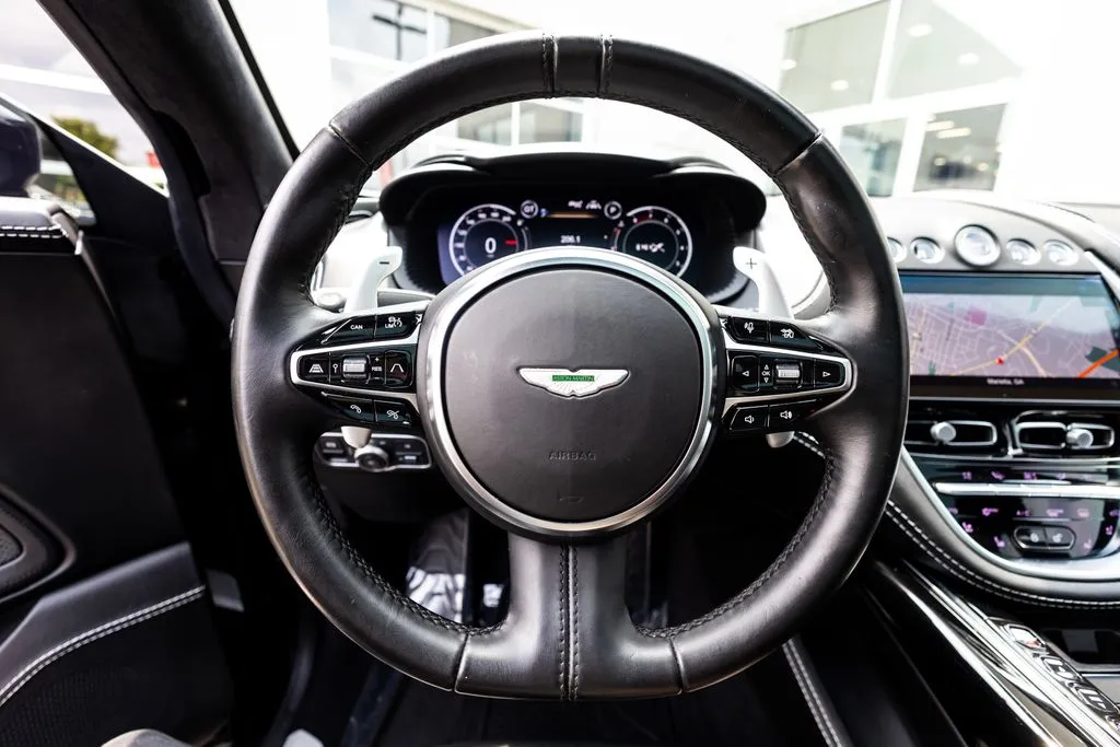 Aston Martin DBX photo 22