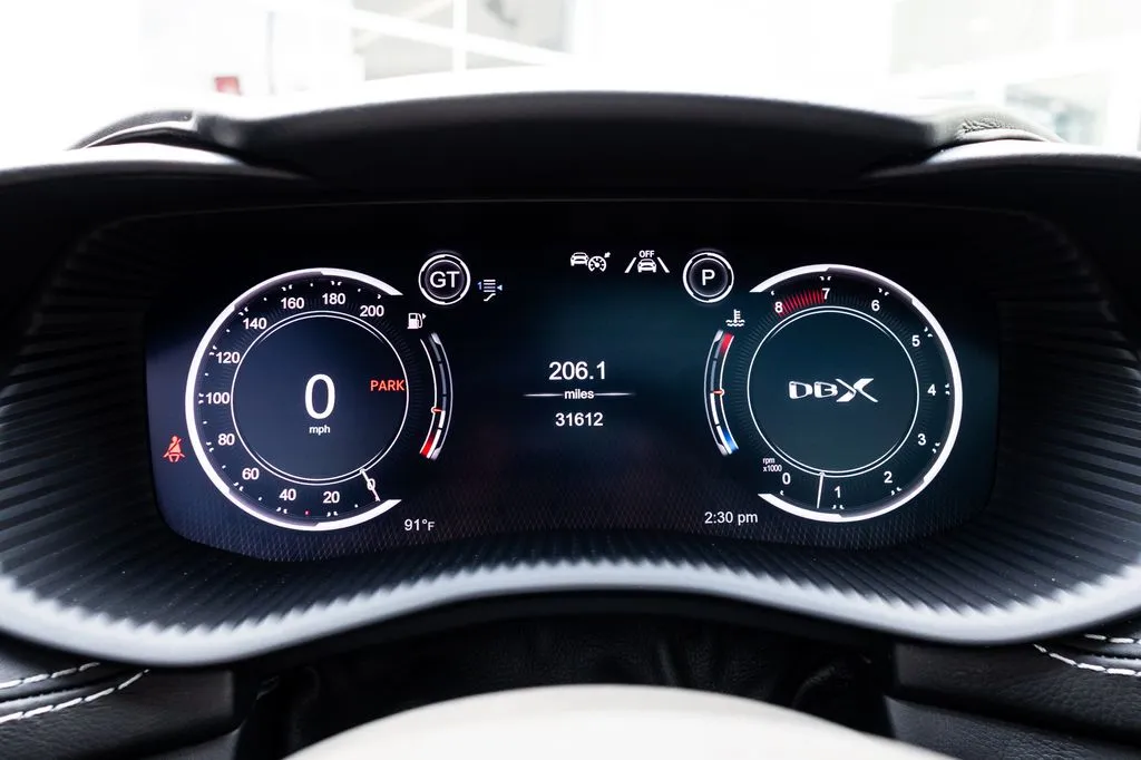 Aston Martin DBX photo 23