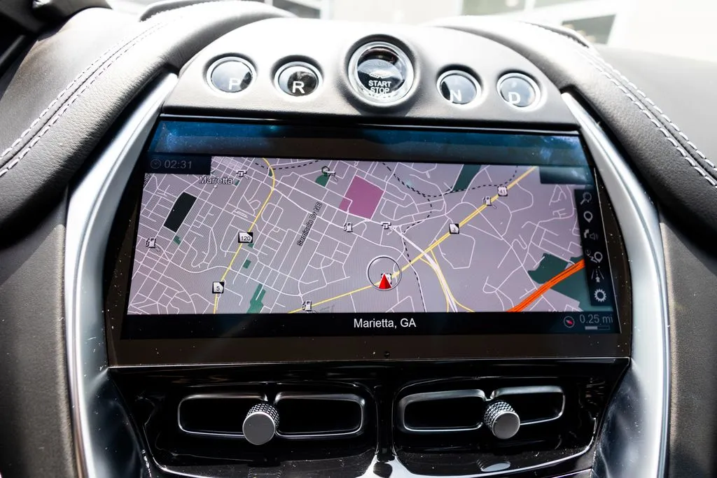 Aston Martin DBX photo 28