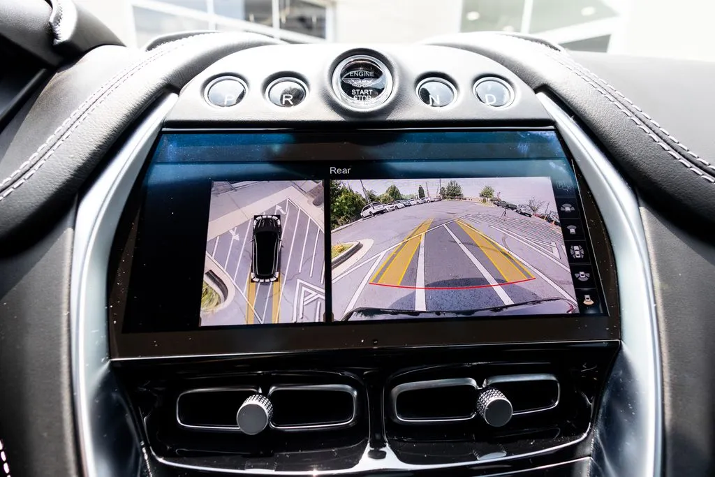 Aston Martin DBX photo 29