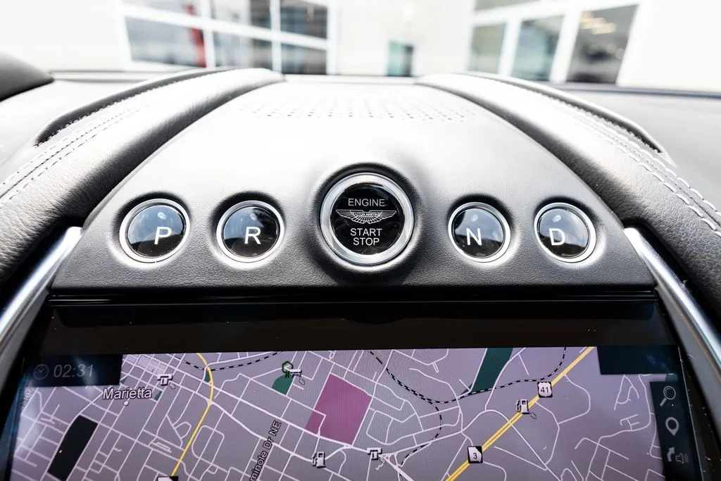 Aston Martin DBX photo 27