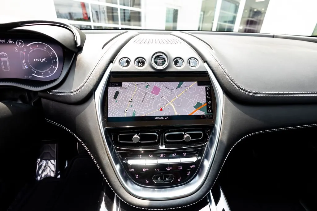 Aston Martin DBX photo 26