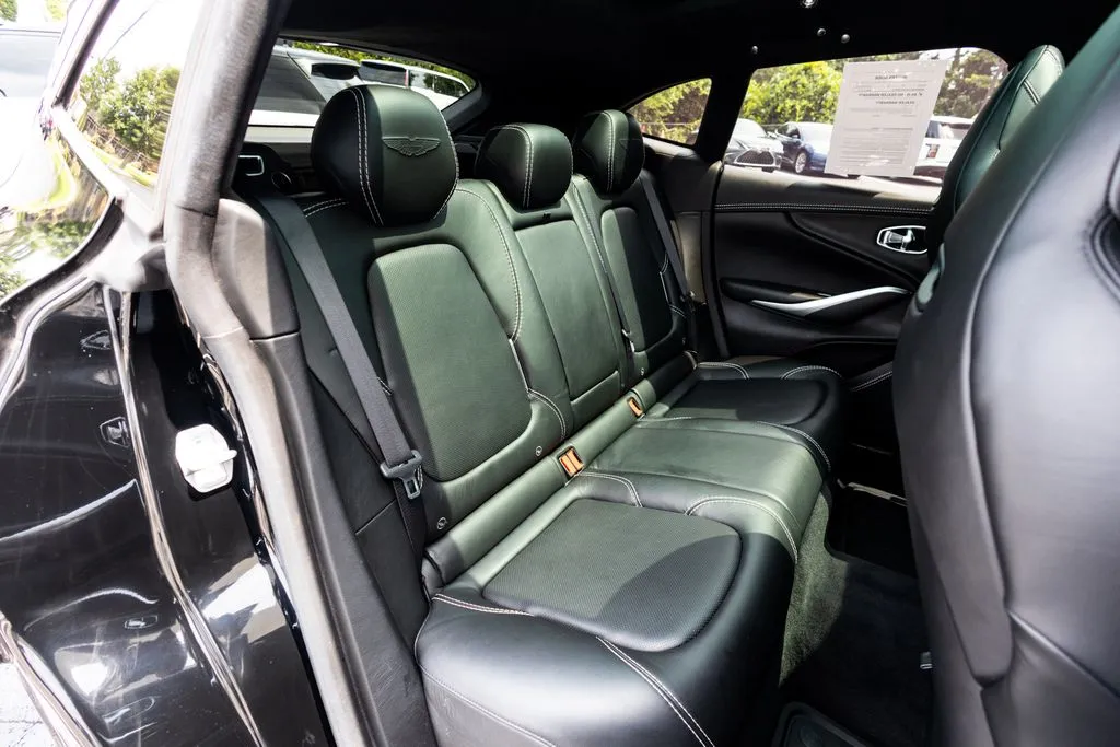 Aston Martin DBX photo 48