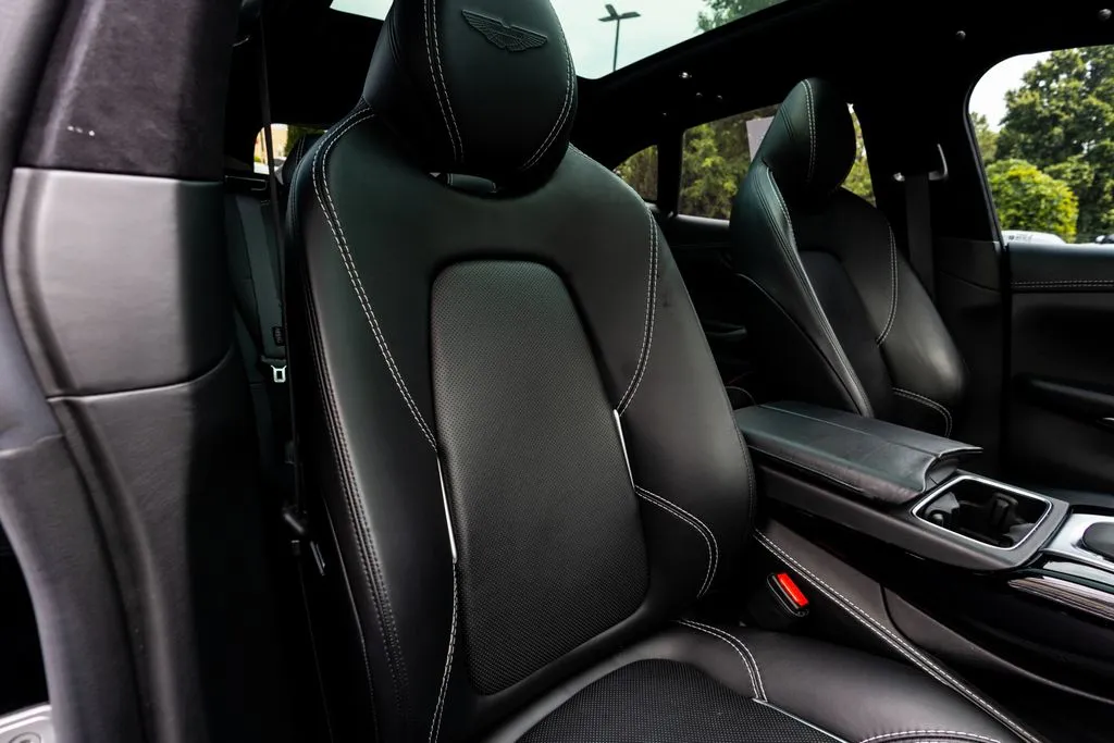 Aston Martin DBX photo 41