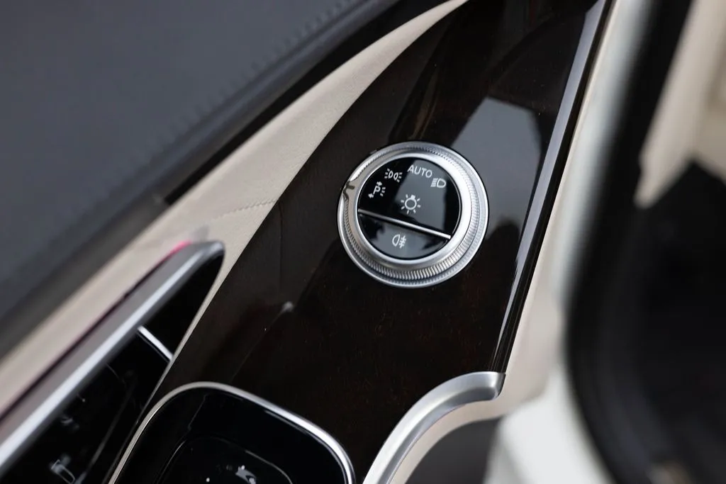 Mercedes-Benz S-Class photo 24
